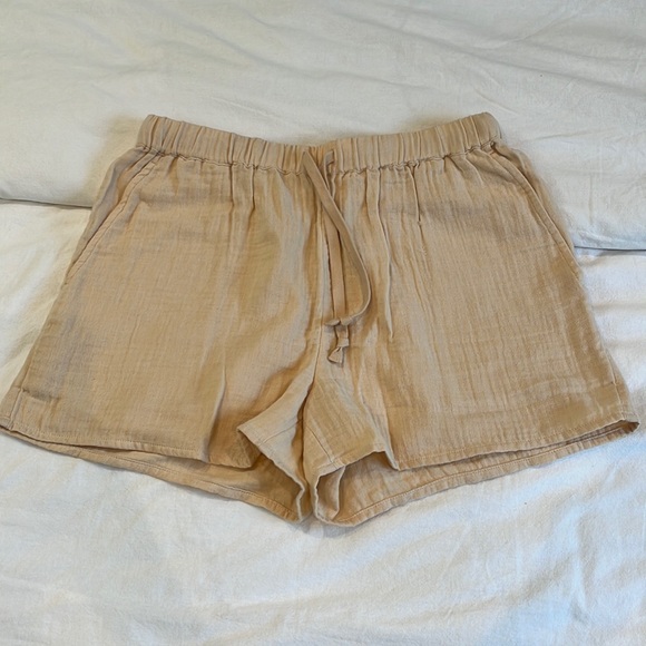 ARITZIA WILFRED XS CREAM/BEIGE/YELLOW SHORT - Picture 1 of 6